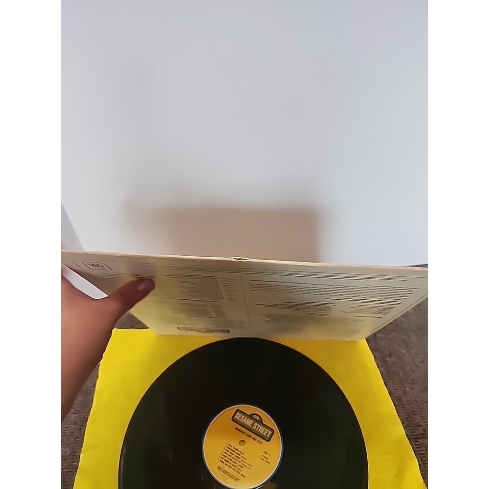 Sesame Street - Somebody Come & Play With Me On Sesame Street Vinyl Record LP - Picture 7 of 8